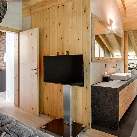 4br Stunning Penthouse - Ski In&ski Out - What'app - 0034-635-518-216 - For Reservations! شقة *